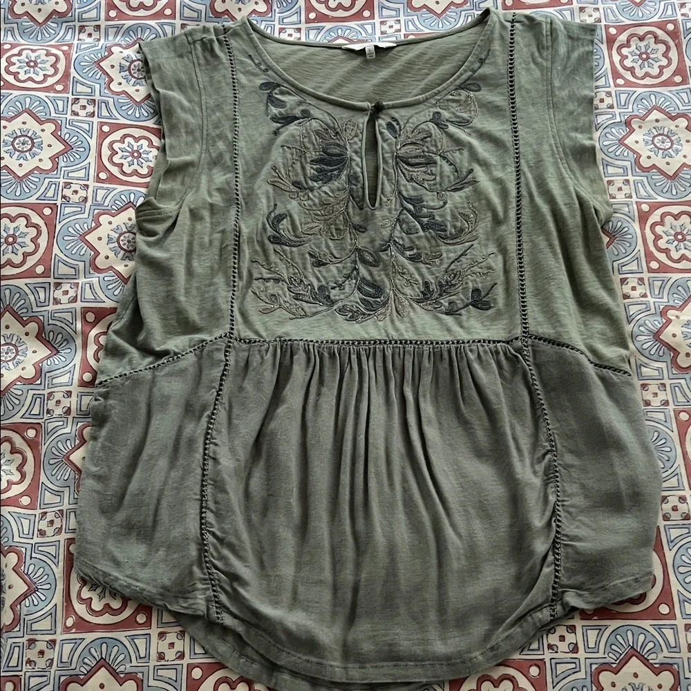 Lucky Brand Olive Green Embroidered Sleeveless Top - Picture 1 of 4